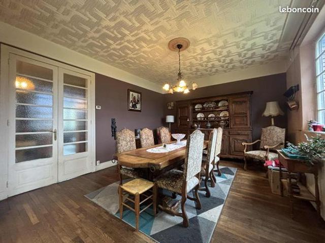 Maison 9 pièces 262 m²