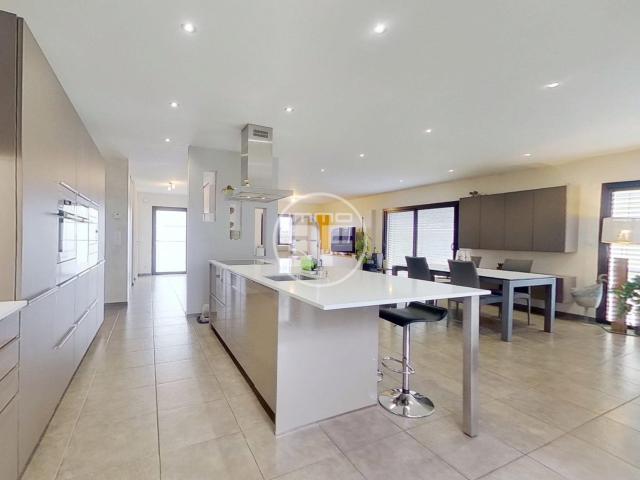 Maison 9 pièces 262 m²