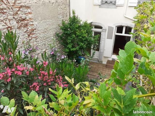 Maison 9 pièces 262 m²