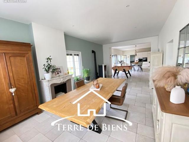 Maison 9 pièces 262 m²