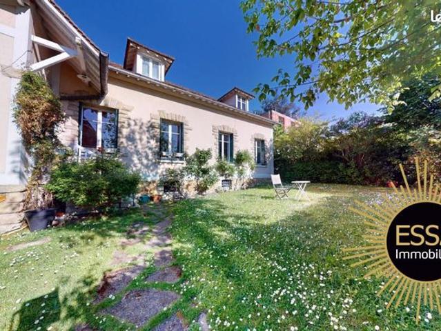 Maison 9 pièces 262 m²