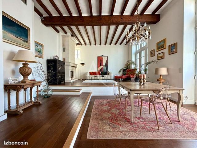 Maison 9 pièces 263 m²