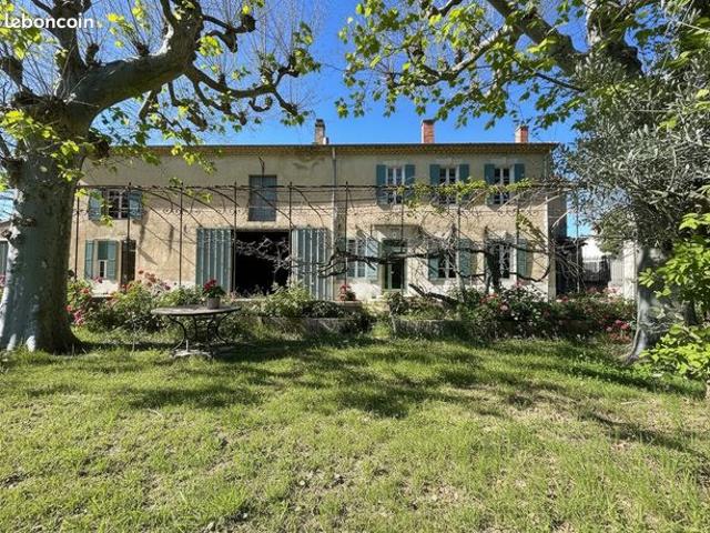 Maison 9 pièces 263 m²