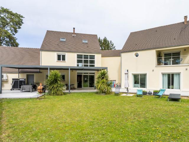 Maison 9 pièces 274 m²