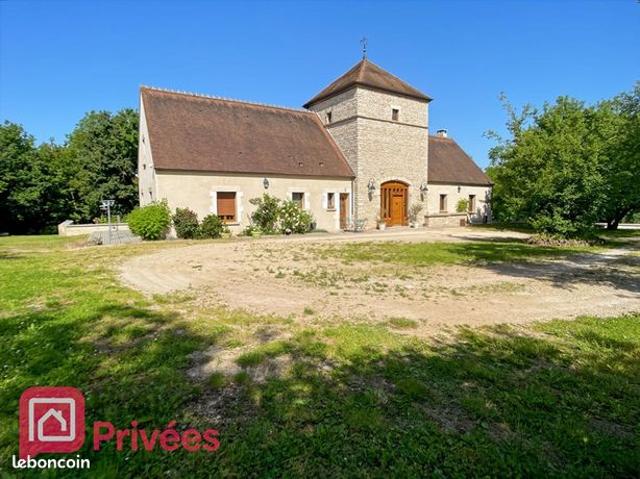 Maison 9 pièces 274 m²