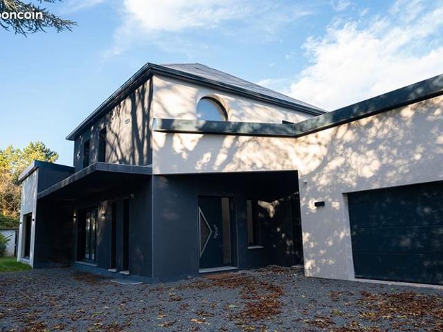Maison 9 pièces 275 m²