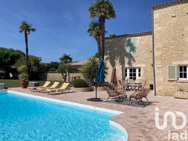 Maison 9 pièces 275 m²