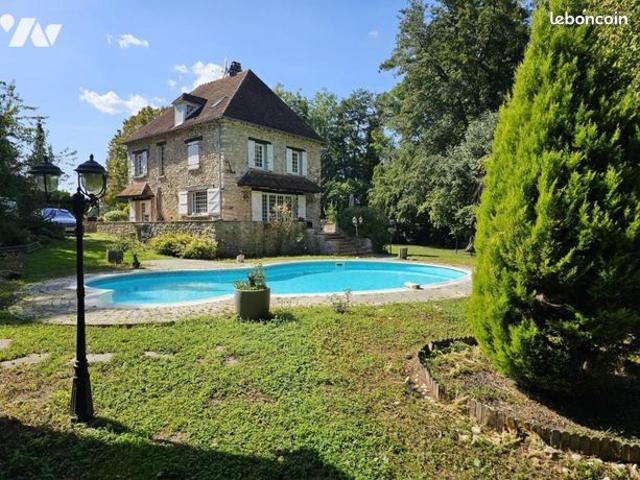 Maison 9 pièces 275 m²