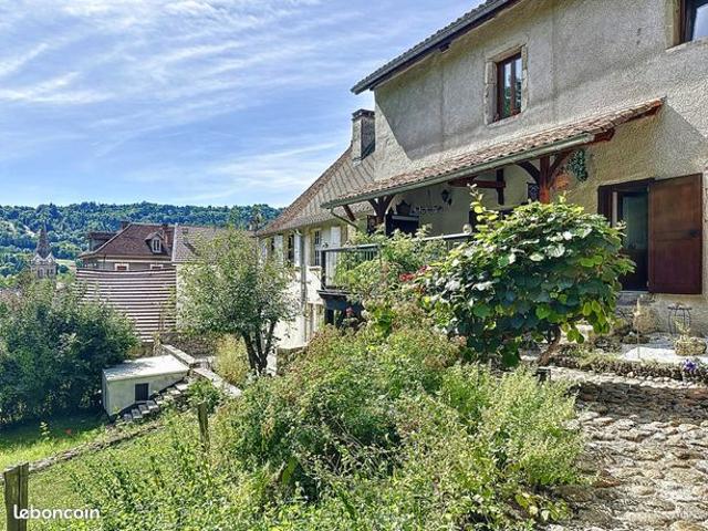 Maison 9 pièces 275 m²