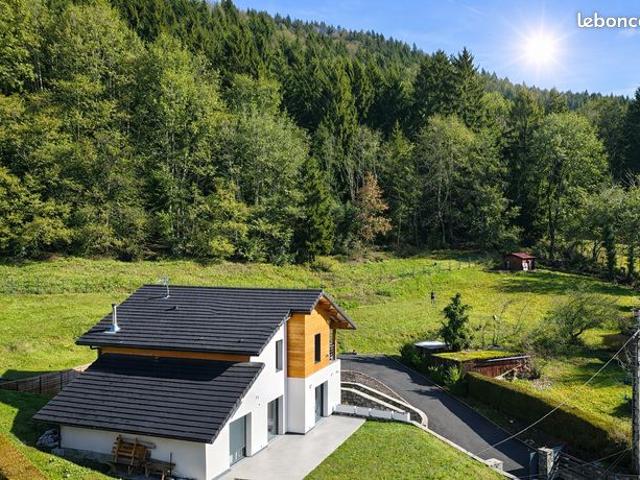 Maison 9 pièces 275 m²