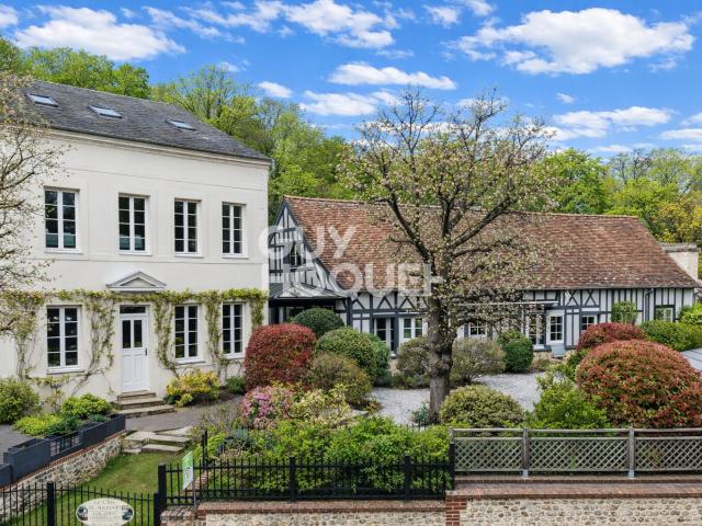 Maison 9 pièces 275 m²