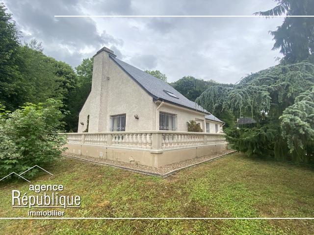 Maison 9 pièces 275 m²