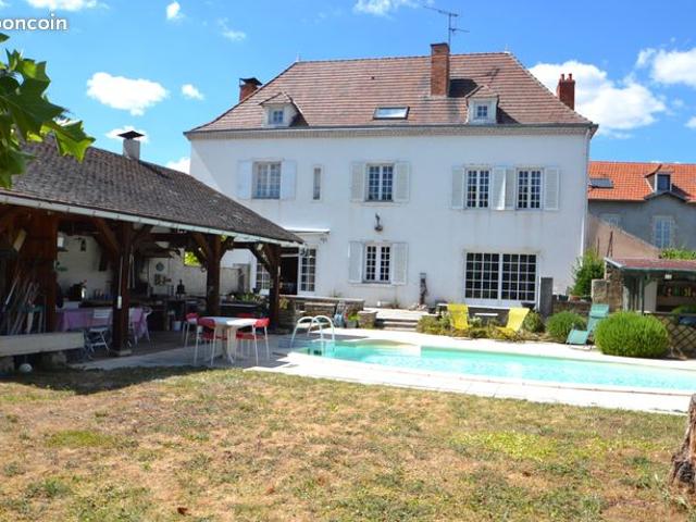 Maison 9 pièces 275 m²