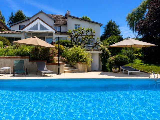 Maison 9 pièces 275 m²