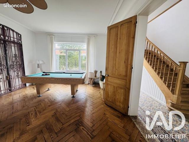 Maison 9 pièces 275 m²