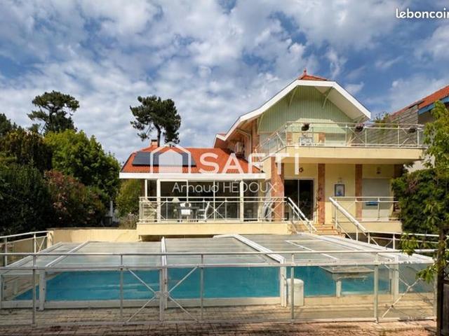 Maison 9 pièces 276 m²