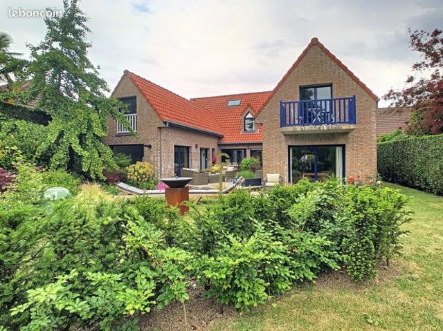 Maison 9 pièces 277 m²