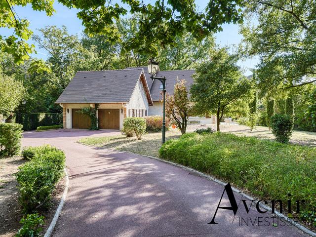 Maison 9 pièces 277 m²