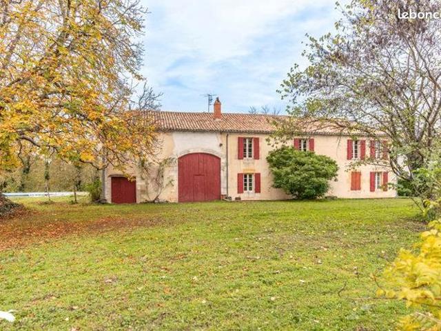 Maison 9 pièces 277 m²