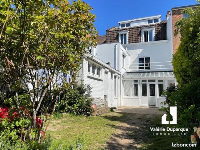 Maison 9 pièces 277 m²