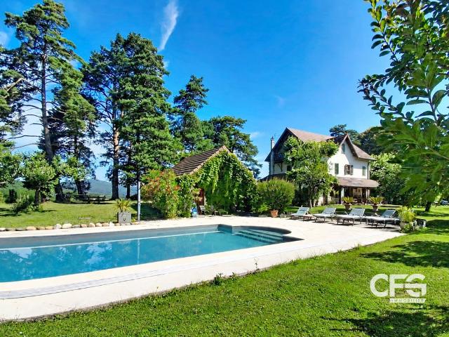 Maison 9 pièces 277 m²
