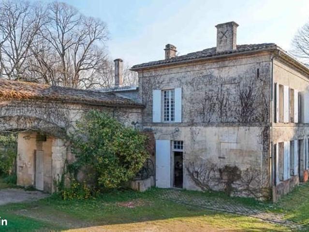 Maison 9 pièces 277 m²