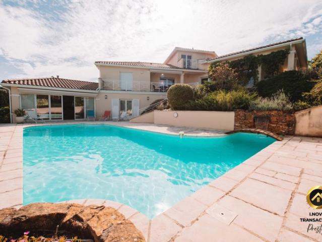 Maison 9 pièces 277m2