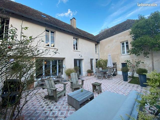 Maison 9 pièces 278 m²