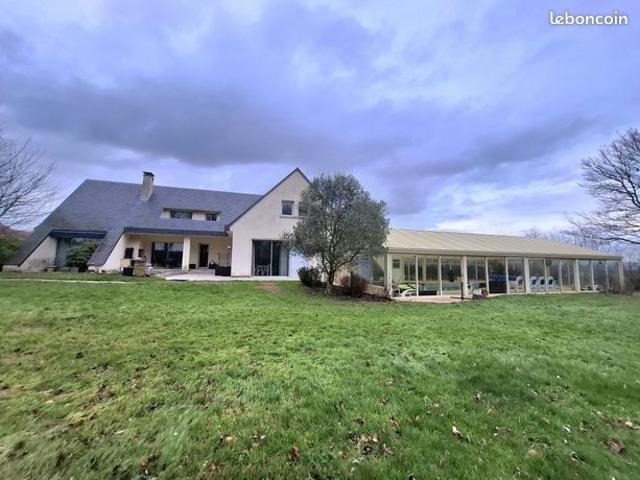 Maison 9 pièces 279 m²