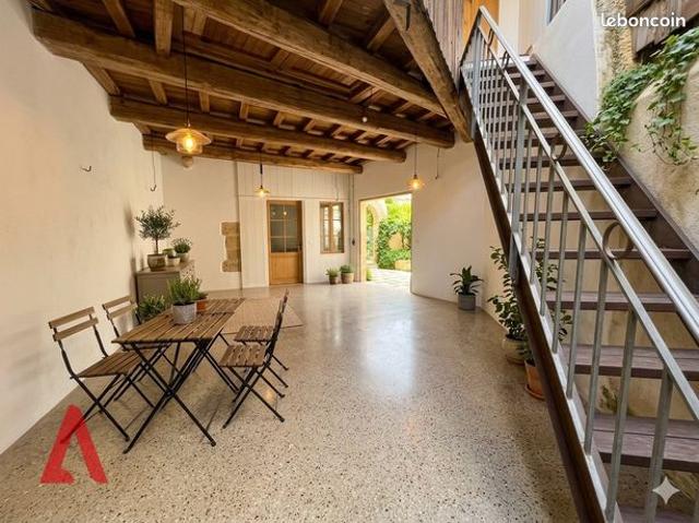 Maison 9 pièces 279 m²
