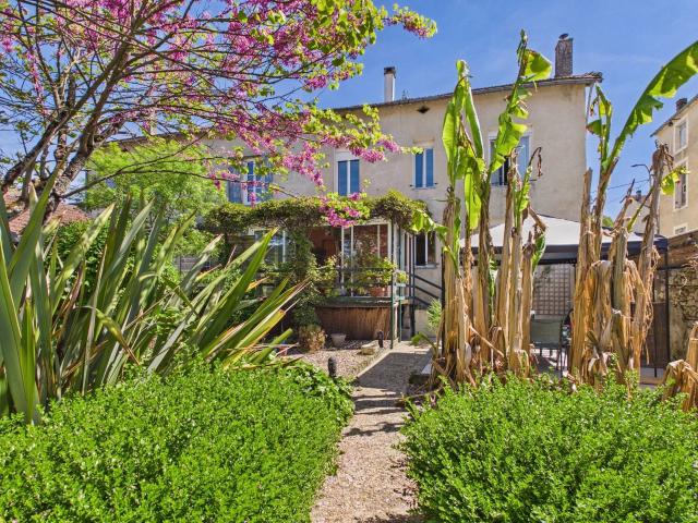 Maison 9 pièces 279 m²
