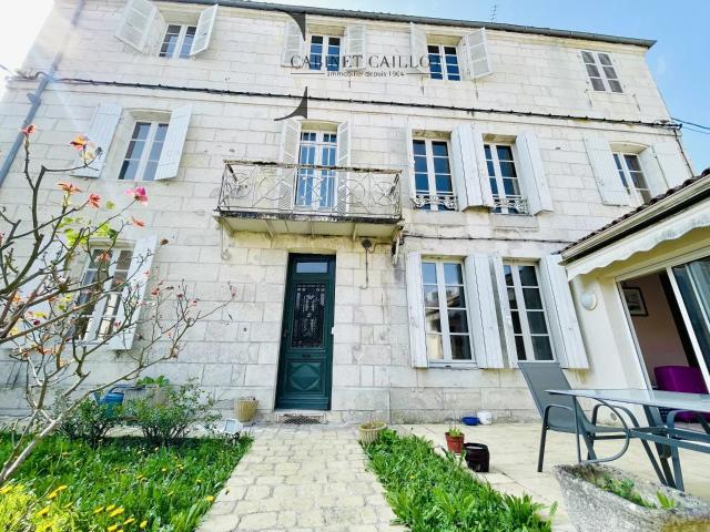 Maison 9 pièces 279 m²