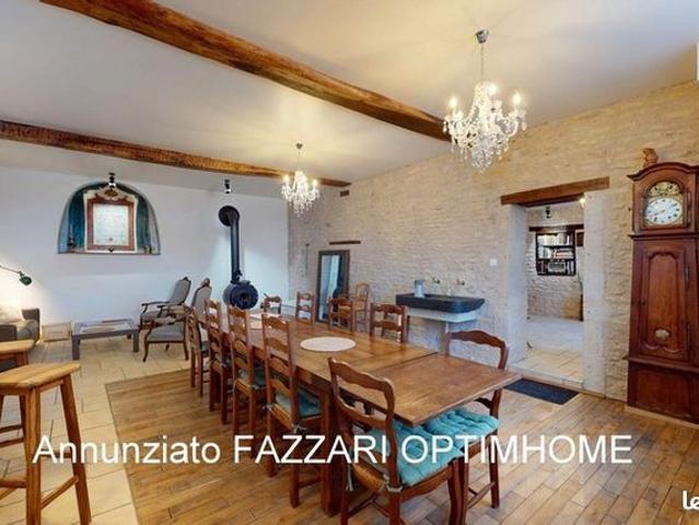 Maison 9 pièces 270 m²
