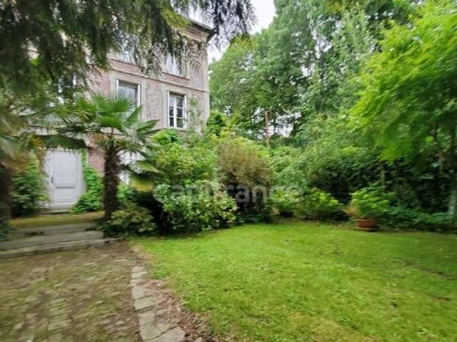 Maison 9 pièces 270 m²