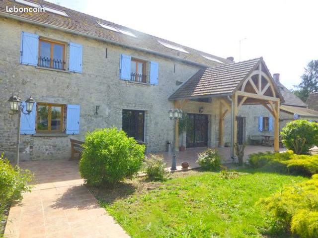 Maison 9 pièces 270 m²