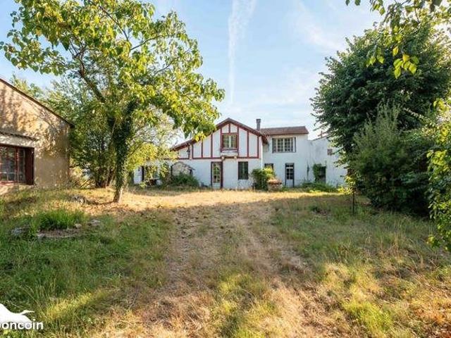 Maison 9 pièces 270 m²