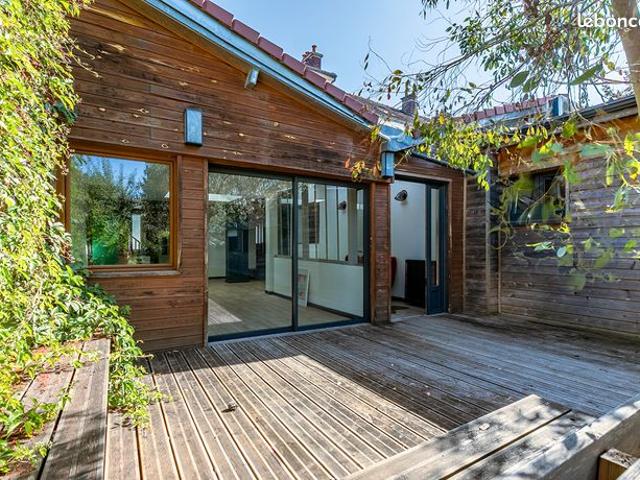 Maison 9 pièces 270 m²