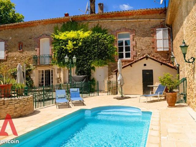Maison 9 pièces 270 m²