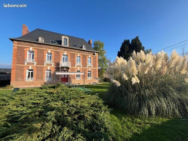Maison 9 pièces 270 m²