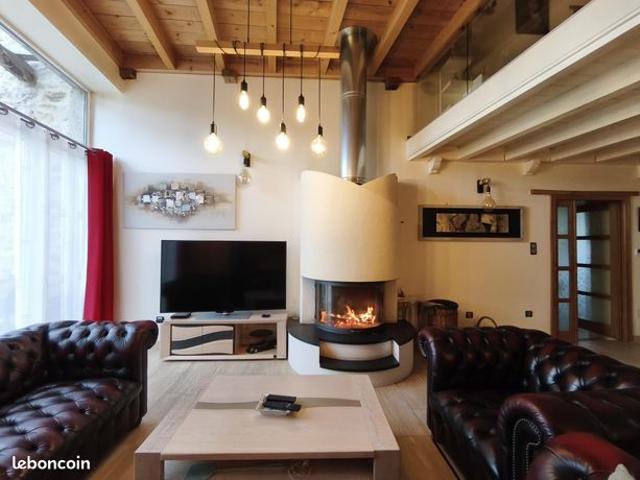 Maison 9 pièces 270 m²