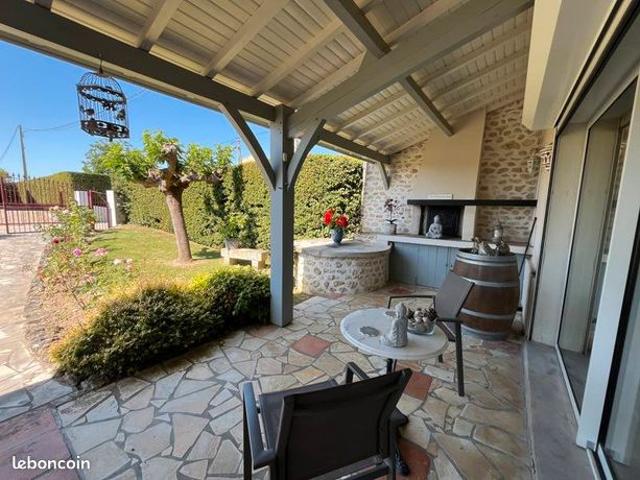 Maison 9 pièces 270 m²