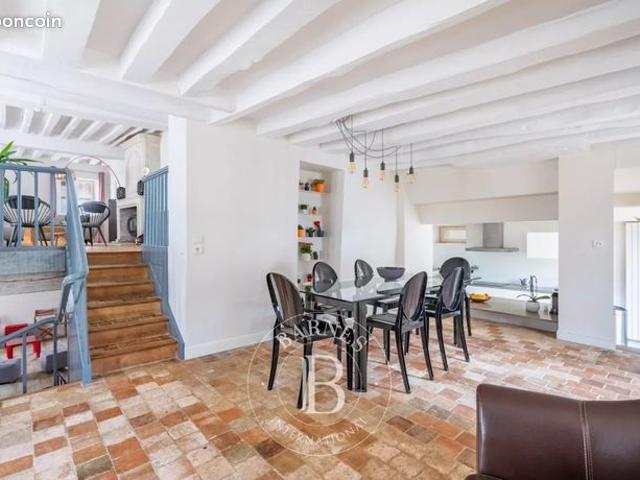 Maison 9 pièces 270 m²