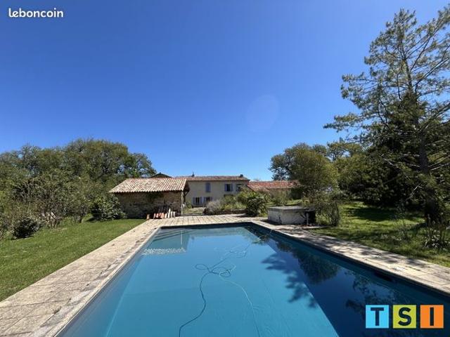 Maison 9 pièces 270 m²