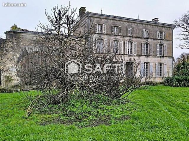 Maison 9 pièces 270 m²