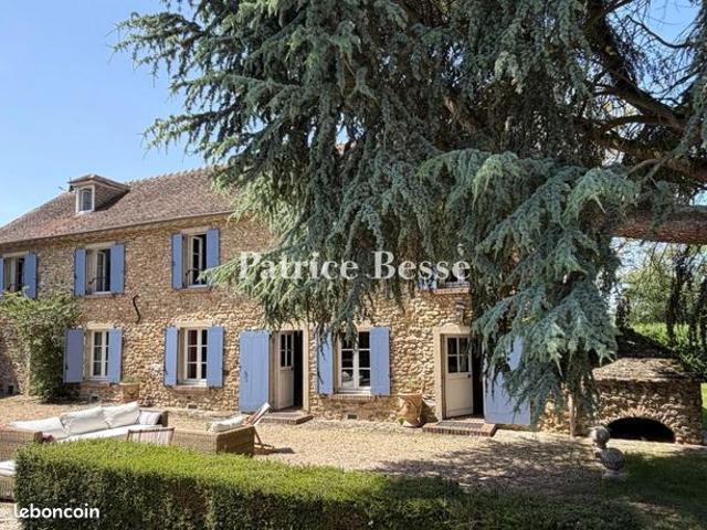 Maison 9 pièces 270 m²