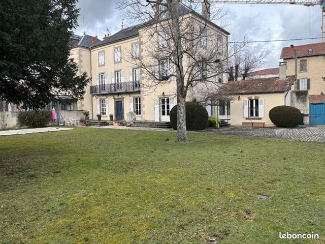 Maison 9 pièces 270 m²