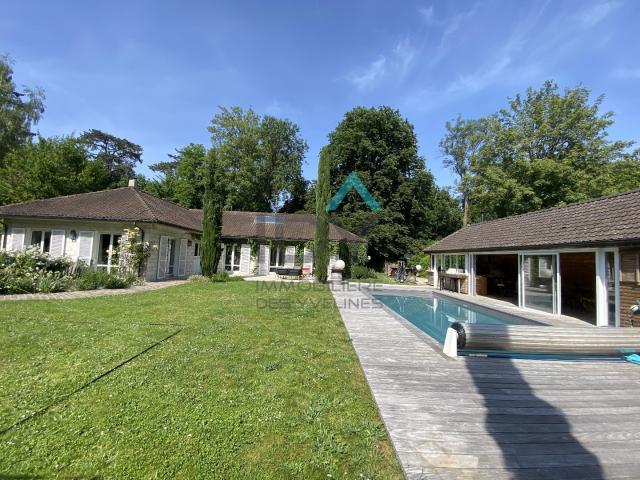 Maison 9 pièces 270 m²