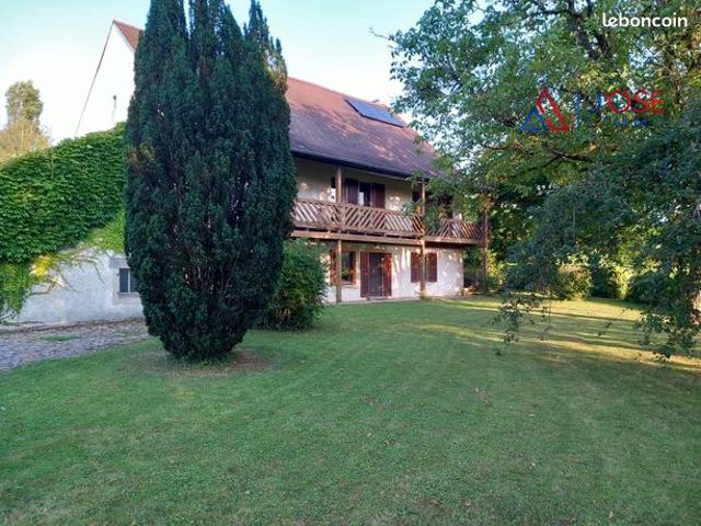 Maison 9 pièces 270 m²