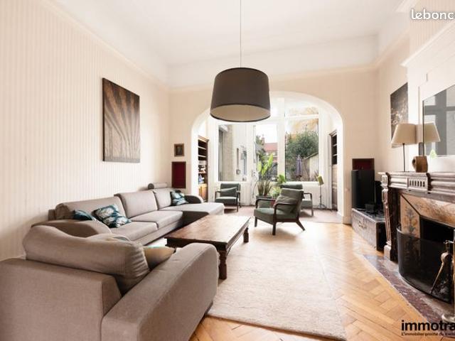 Maison 9 pièces 270 m²