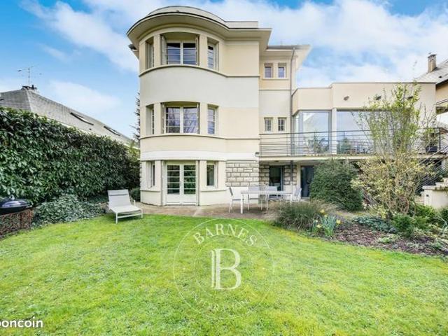 Maison 9 pièces 271 m²